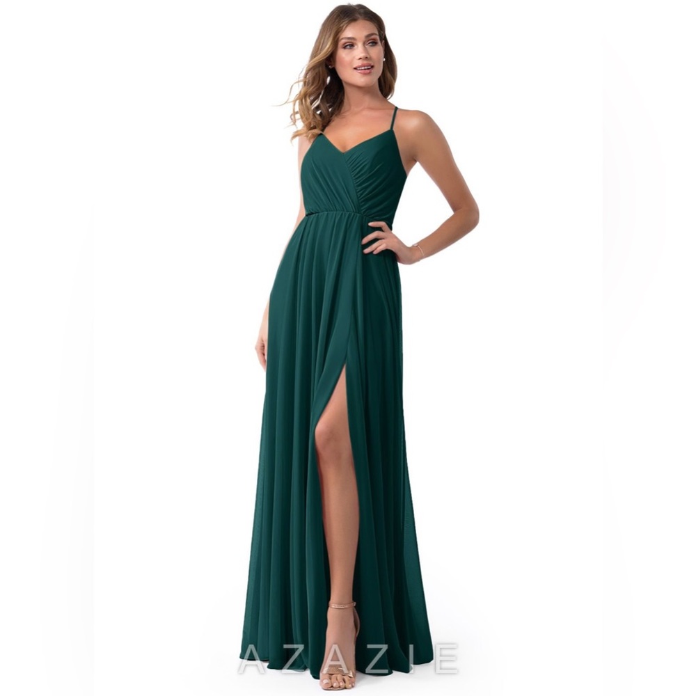 AZAZIE + Darcy Bridesmaid’s Dress + Women’s A-line Formal Dress + Green Size 14